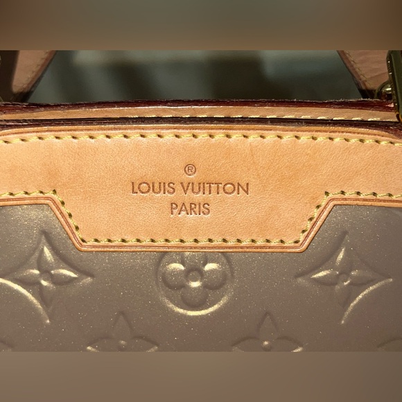 Louis Vuitton Vernis Brea GM Beige Poudre(Gold Beige) - Picture 4 of 17
